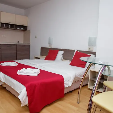 Mountain Paradise By The Walnut Trees 4* Bansko