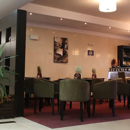 Mountain Paradise By The Walnut Trees Hotel