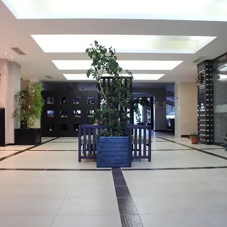 Mountain Paradise By The Walnut Trees Hotel