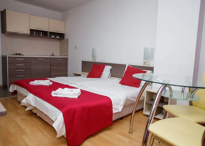 Mountain Paradise By The Walnut Trees 4* Bansko